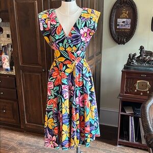 1980’s Sz M Neiman Marcus The Kollection Floral V-Neck Wrap Dress GVC